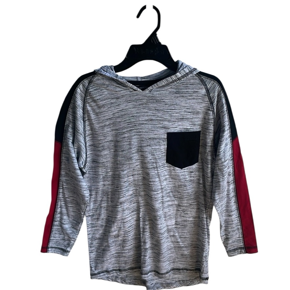 DISTORTION NWT BOYS GRAY RED BLACK LONG SLEEVE HOODIE SHIRT FRONT POCKET SIZE 8